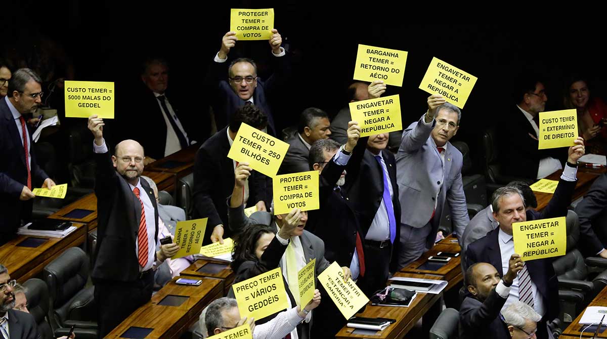 fora-temer-25-10-17