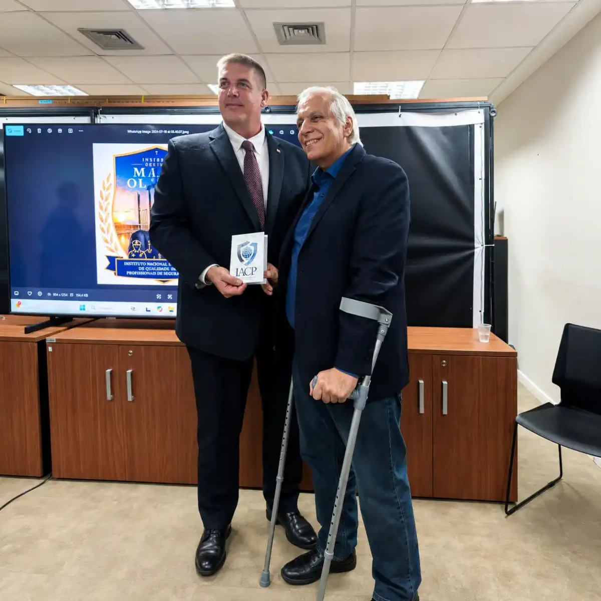 Recebendo Homenagem da IACP